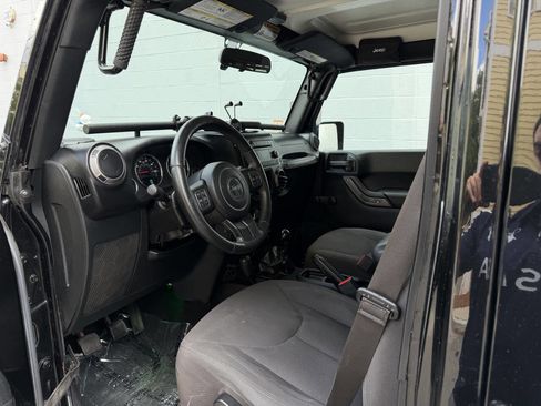 Used 2016 Jeep Wrangler Unlimited Sport AWD/4WD image 18