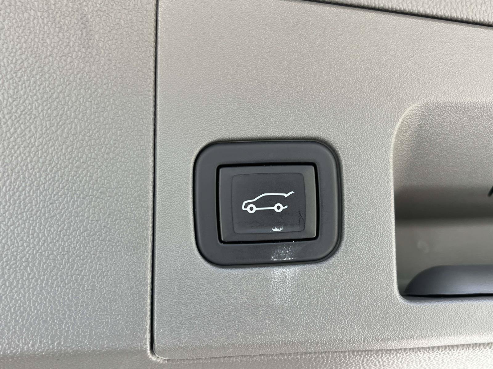 Used 2024 Cadillac XT5 Premium Luxury w/ Technology Package FWD image 11