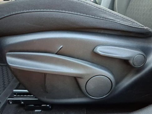 Used 2018 Jeep Compass Sport w/ Cold Weather Group image 25