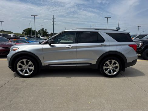 Certified 2020 Ford Explorer Platinum w/ Premium Technology Package AWD/4WD image 27
