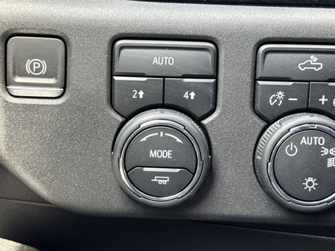 New 2023 Chevrolet Silverado 1500 LT w/ Max Trailering Package image 28