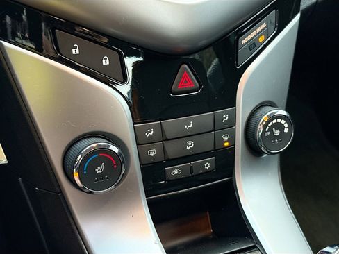 Used 2013 Chevrolet Cruze LT image 14