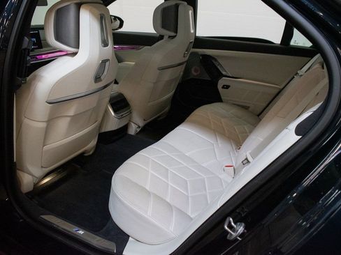 Certified 2023 BMW 760i xDrive AWD/4WD image 24