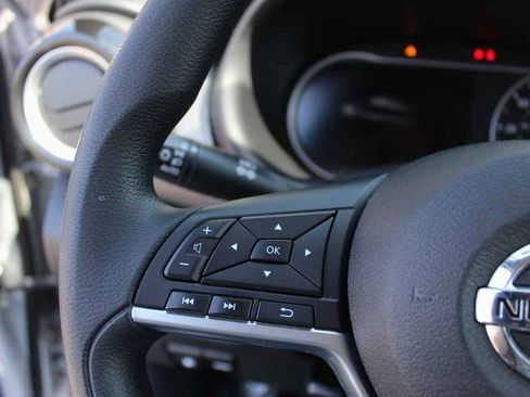 Used 2020 Nissan Kicks SV FWD image 16