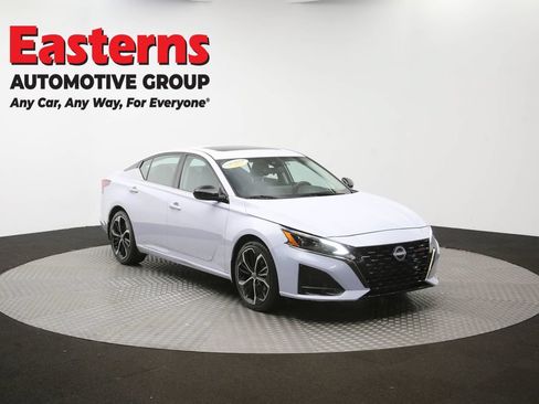 Used 2025 Nissan Altima 2.5 SR w/ SR Premium Package FWD image 50