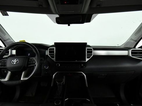 Used 2024 Toyota Tundra Limited image 18