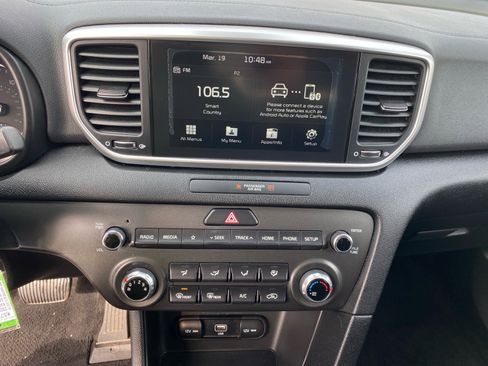 Used 2020 Kia Sportage LX image 11