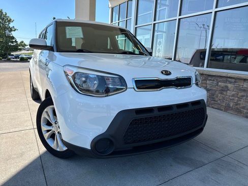 Used 2015 Kia Soul + FWD image 2