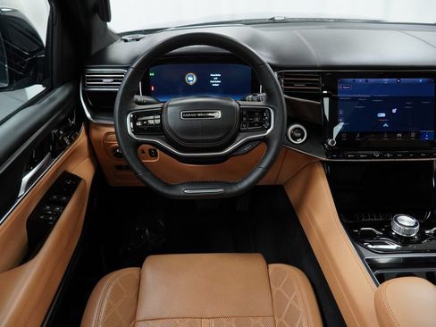 Certified 2025 Jeep Grand Wagoneer Series III w/ Rear Seat Video Group 1 AWD/4WD image 27