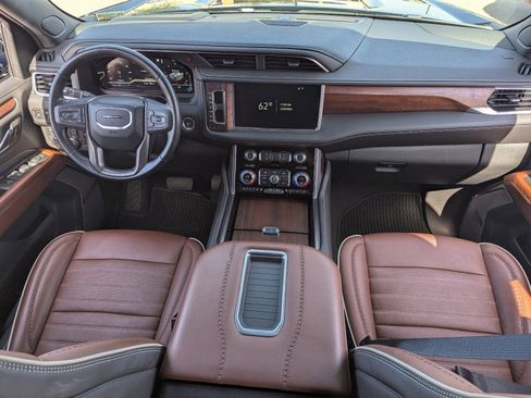 Used 2023 GMC Yukon XL Denali Ultimate image 15