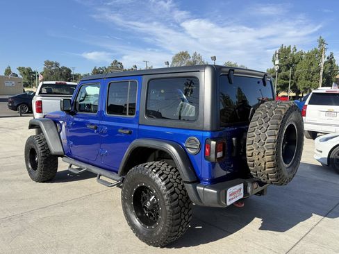 Used 2018 Jeep Wrangler Unlimited Rubicon AWD/4WD image 5