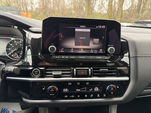 Used 2024 Nissan Pathfinder SV FWD image 25