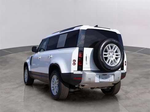 New 2025 Land Rover Defender 110 S image 7