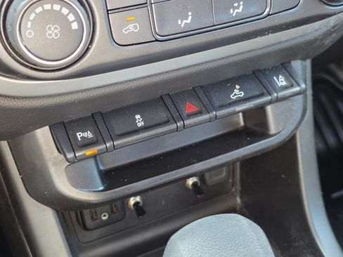 Used 2022 Chevrolet Colorado LT w/ Fleet Safety Package RWD image 24