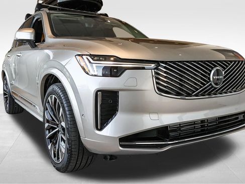 New 2026 Volvo XC90 T8 Ultra w/ Lounge Package AWD/4WD image 3
