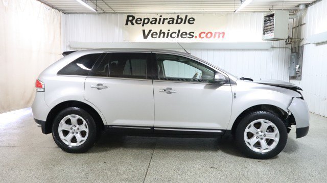 Used 2013 Lincoln MKX AWD image 4