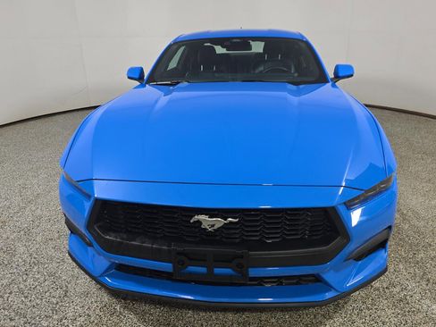 Used 2025 Ford Mustang Premium image 2
