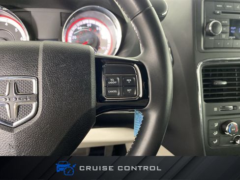 Used 2016 Dodge Grand Caravan SE FWD image 20