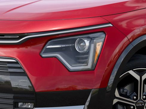 New 2025 Kia Niro EX Touring image 10