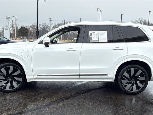Certified 2024 Volvo XC90 T8 Plus w/ Protection Package Premier image 5
