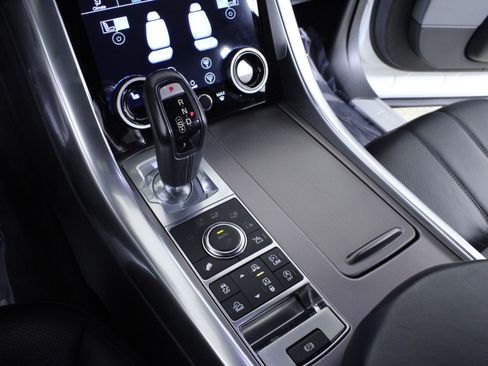 Used 2017 Land Rover Range Rover Sport HSE image 29