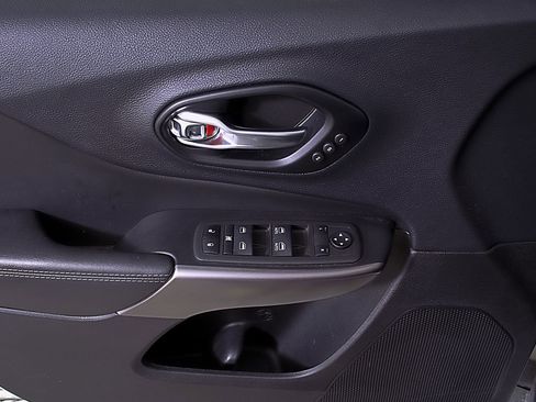 Used 2022 Jeep Cherokee Limited w/ Elite Package image 18