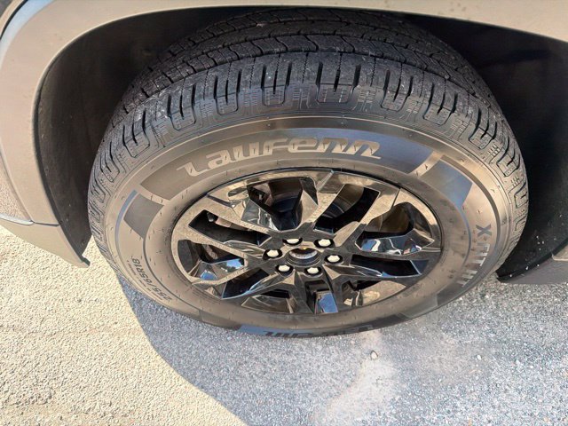 Used 2019 Chevrolet Traverse LT w/ LPO, Cargo Package AWD/4WD image 4