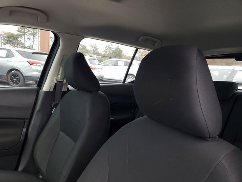 Used 2024 Nissan Kicks S image 16