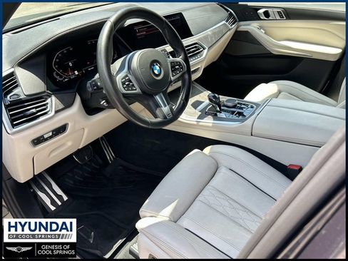 Used 2021 BMW X5 xDrive40i w/ M Sport Package AWD/4WD image 16
