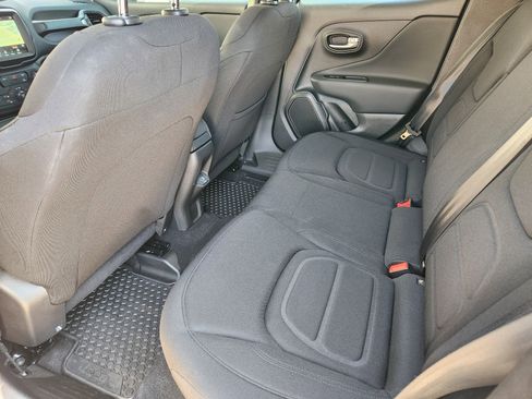 Used 2022 Jeep Renegade Latitude image 31