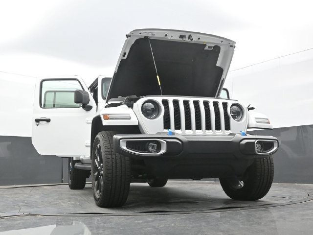 Used 2023 Jeep Wrangler Unlimited Sahara w/ Cold Weather Group AWD/4WD image 64