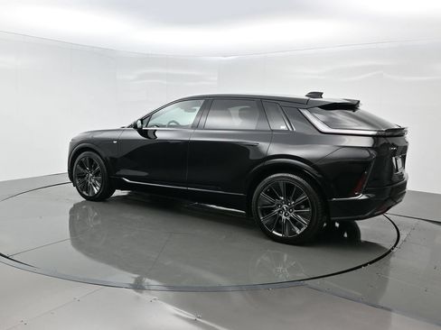Used 2026 Cadillac Lyriq Signature Sport AWD/4WD image 4