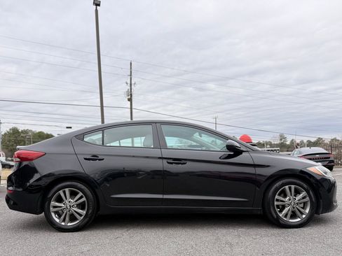 Used 2017 Hyundai Elantra SE image 6