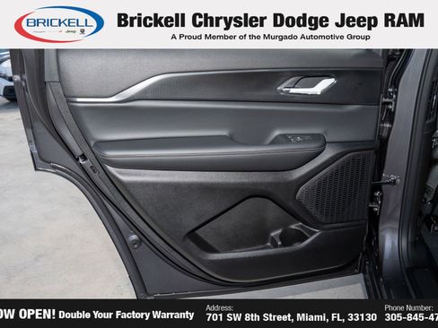 New 2025 Jeep Grand Cherokee L Altitude image 13