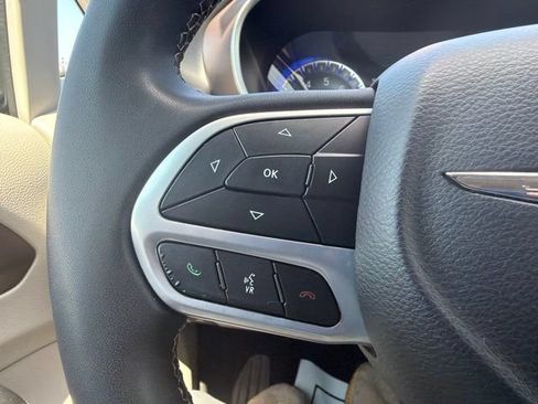 Used 2022 Chrysler Voyager LX FWD image 45