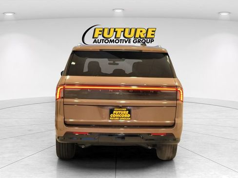 New 2025 Lincoln Navigator L Black Label image 4