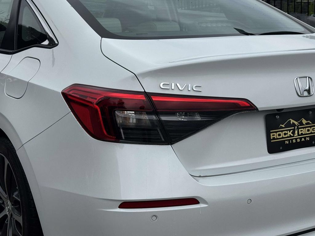 Used 2023 Honda Civic Touring image 10