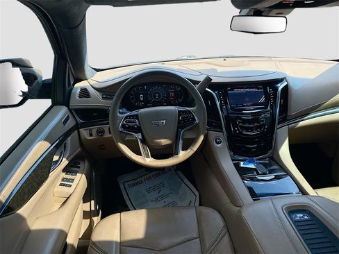Used 2019 Cadillac Escalade Platinum image 24
