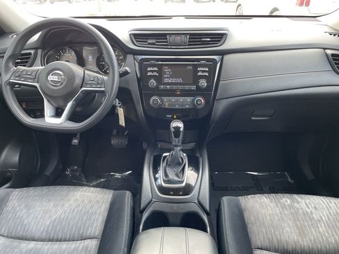 Used 2017 Nissan Rogue S w/ Appearance Package image 8