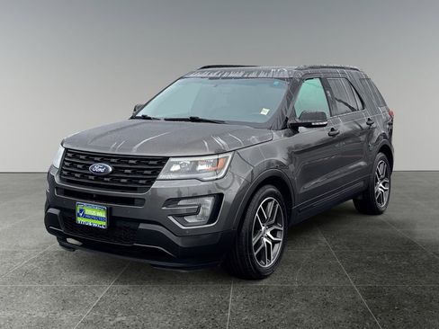 Used 2016 Ford Explorer Sport w/ Equipment Group 401A image 3