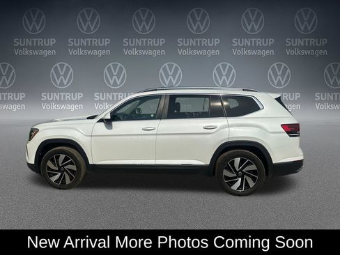 Used 2025 Volkswagen Atlas SEL AWD/4WD image 2