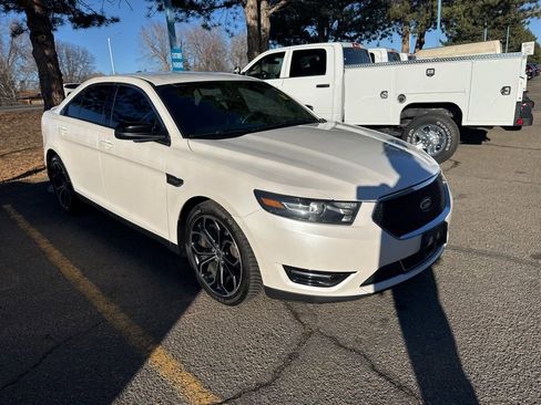 Used 2015 Ford Taurus SHO image 5