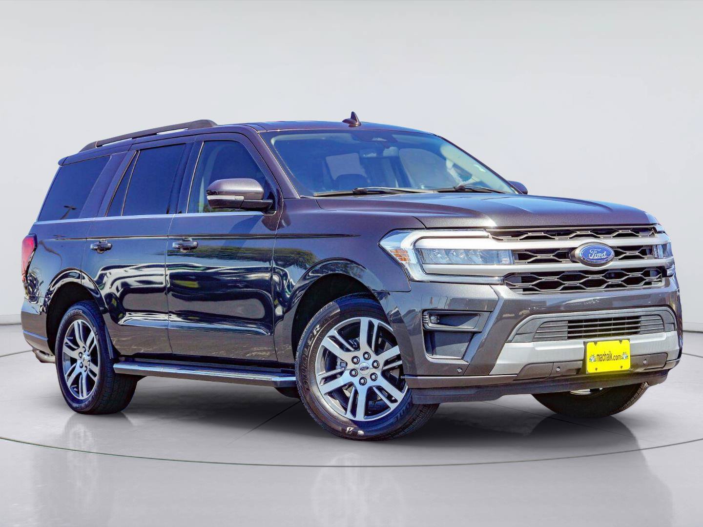 Used 2022 Ford Expedition XLT RWD image 1