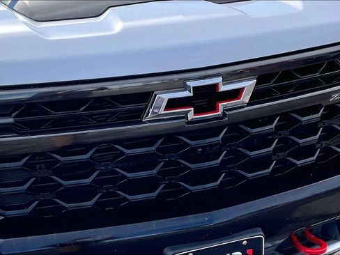 Used 2022 Chevrolet Silverado 1500 ZR2 w/ Technology Package image 30