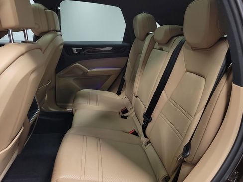 Used 2020 Porsche Cayenne Base image 21