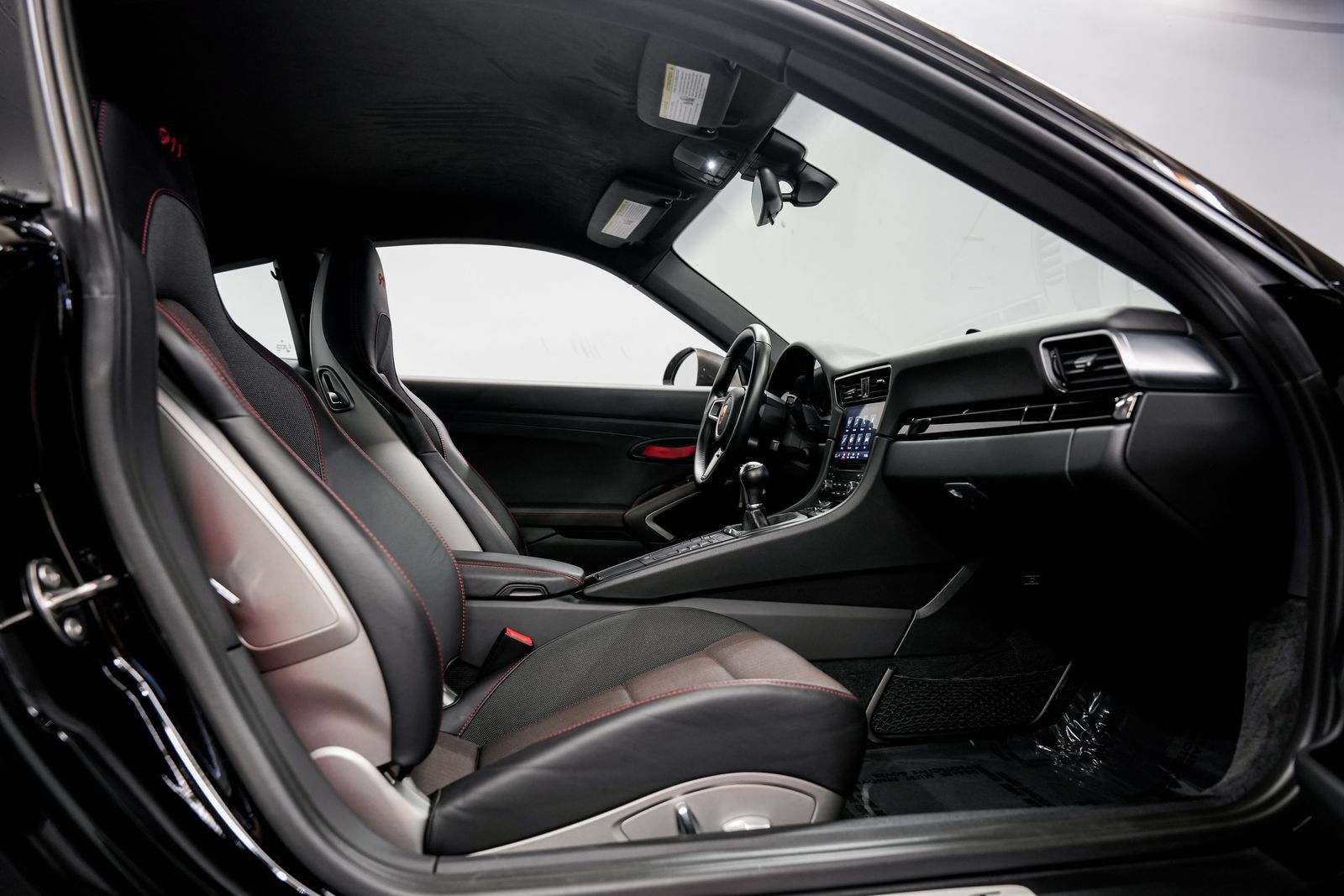 Used 2019 Porsche 911 Carrera T RWD image 27