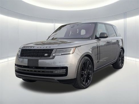 Used 2023 Land Rover Range Rover SE image 1