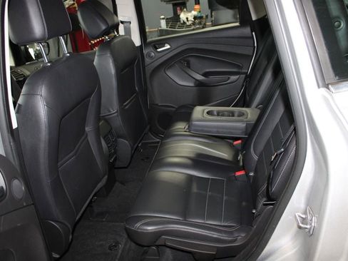 Used 2016 Ford C-MAX Energi SEL w/ Equipment Group 302A FWD image 17