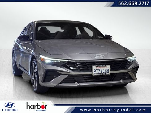 Certified 2025 Hyundai Elantra Sport FWD image 1