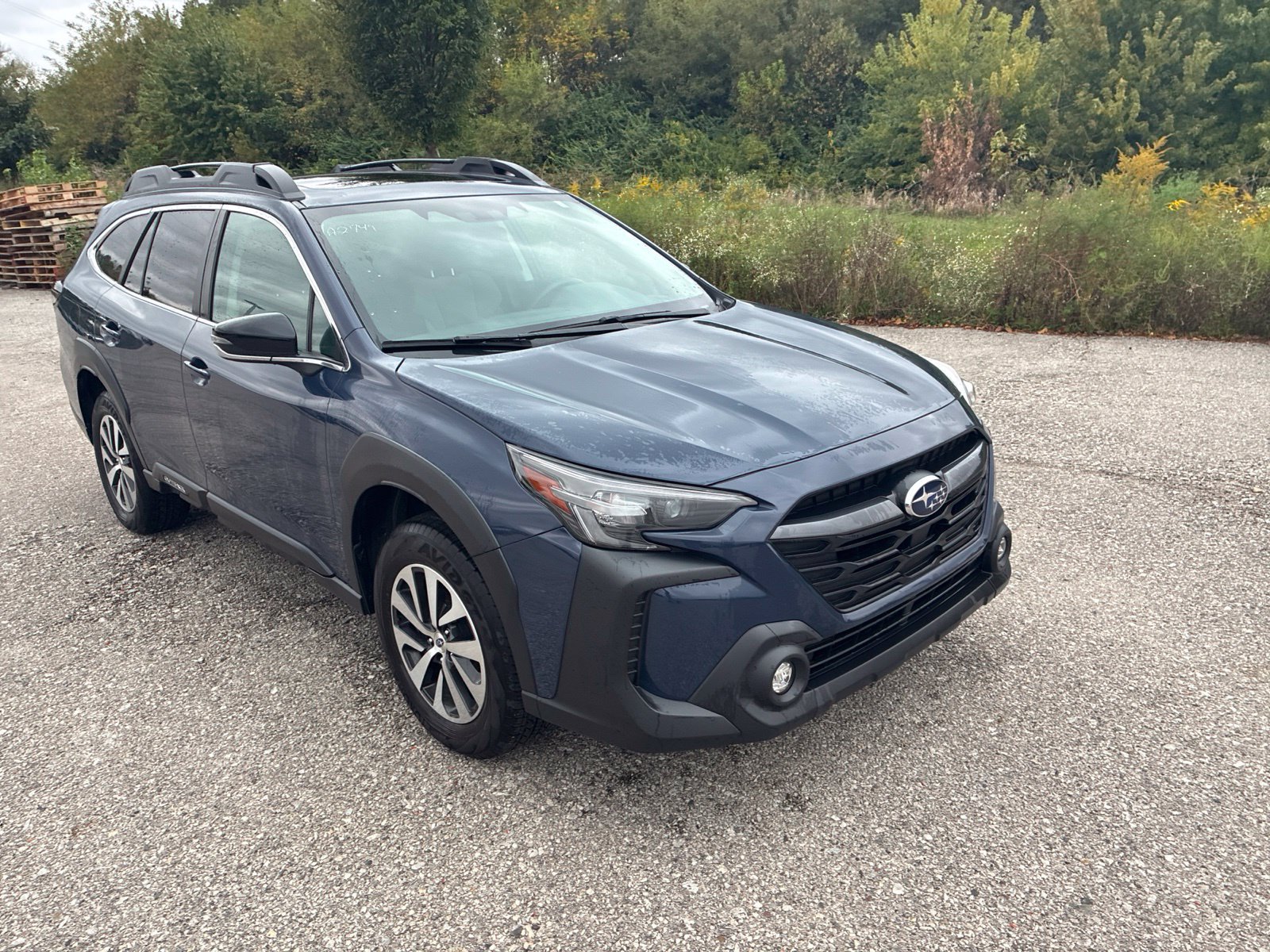 Certified 2025 Subaru Outback Premium AWD/4WD image 9